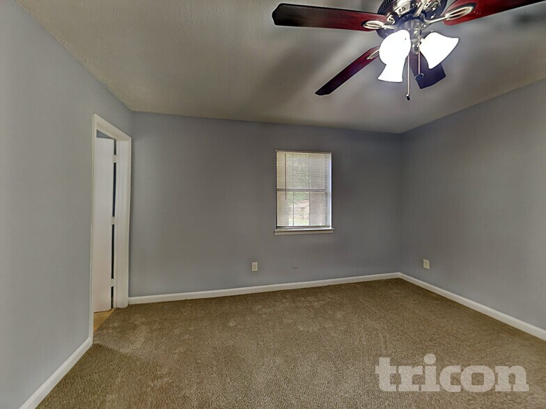 Building Photo - 3060 Orbit Cir