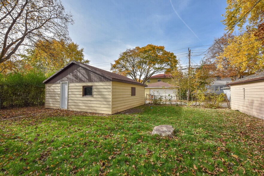 Building Photo - 5101 N 83rd St