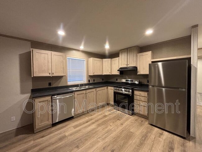 Building Photo - 725 S 12th St