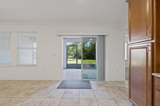 Building Photo - CLOSE TO EVERYTHING!