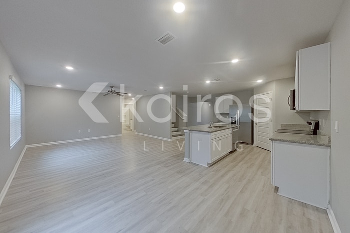 Building Photo - 4694 Malay Cir