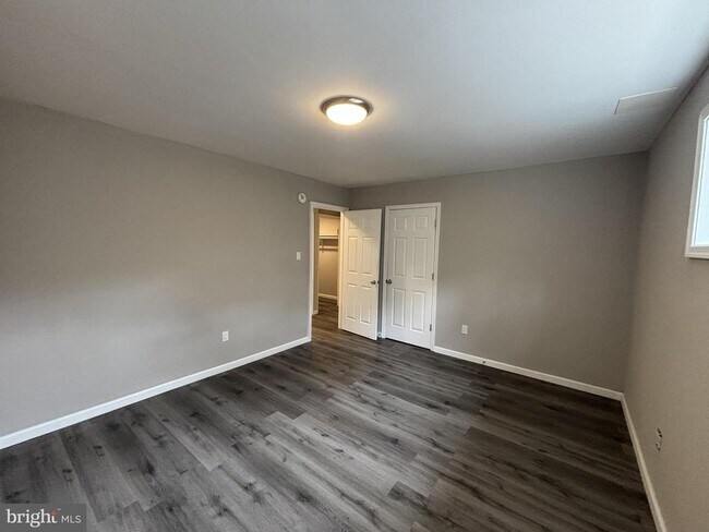 Building Photo - 10025 Fair Wds Dr