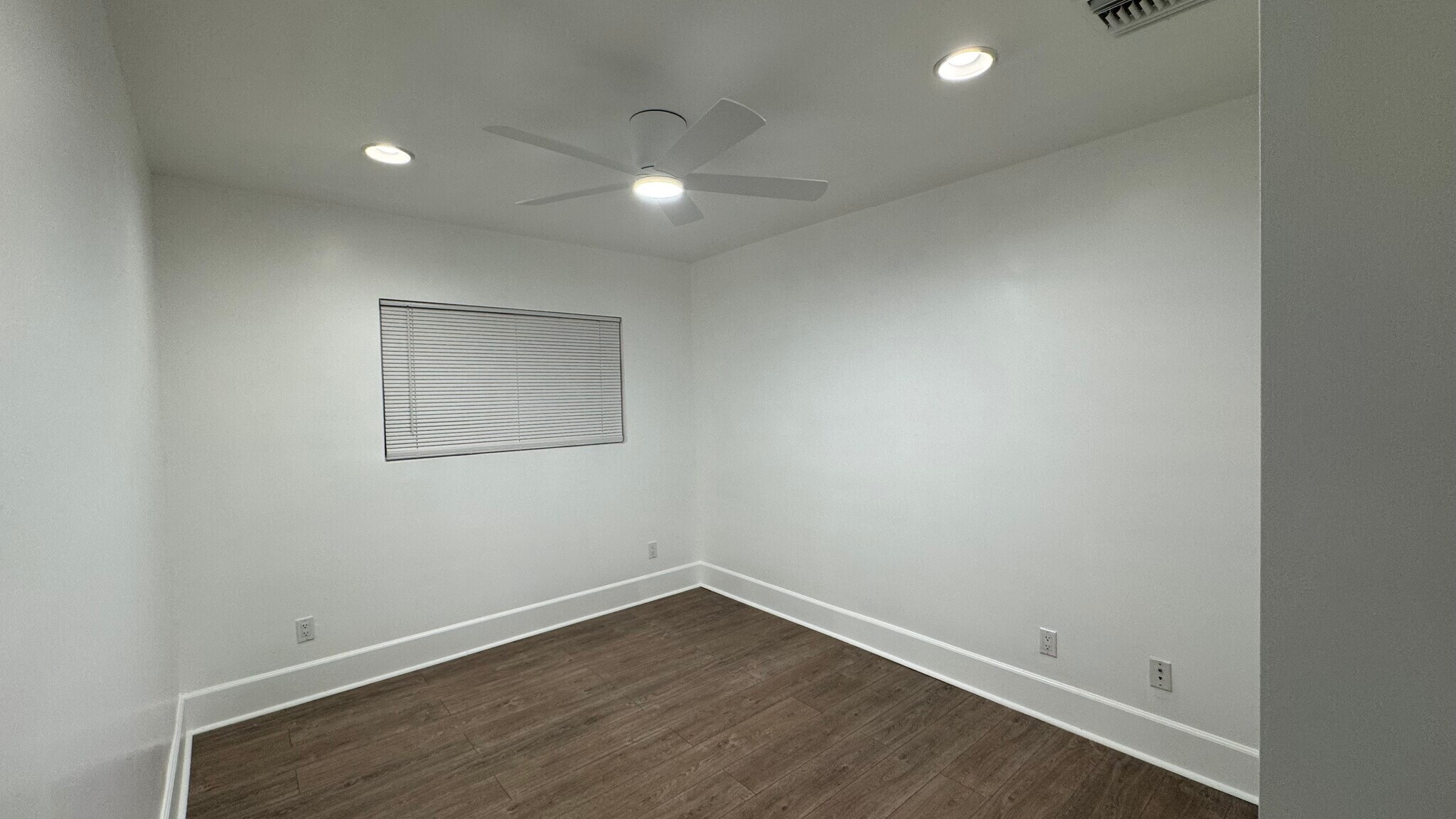 Building Photo - 16900 Marlin Pl