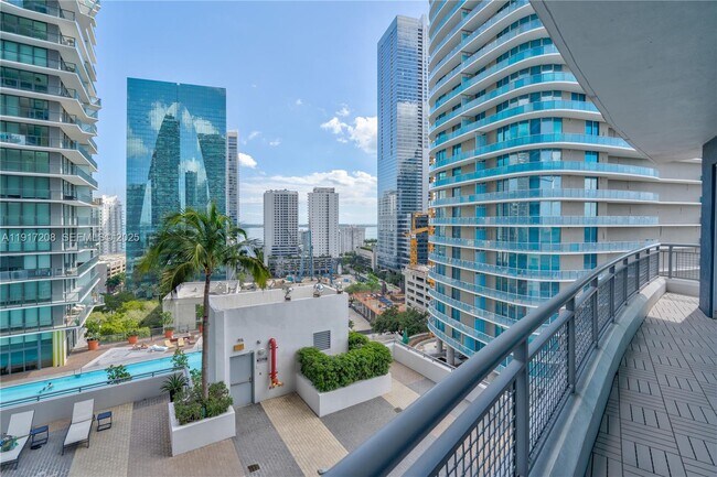 Building Photo - 60 SW 13th St