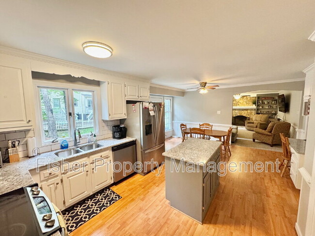 Building Photo - 342 Rossmere Dr