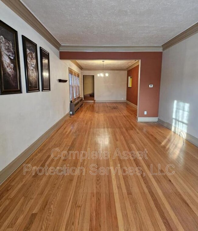 Building Photo - 1726 Davis Ave