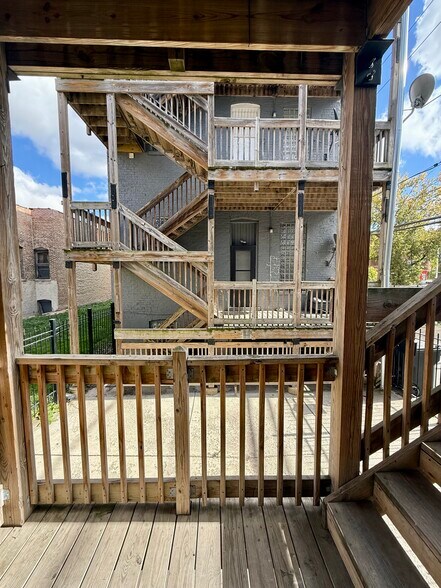 Building Photo - 1142 S Francisco Ave