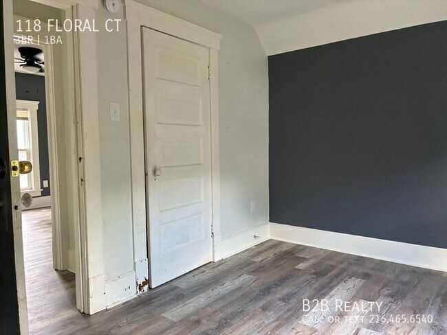 Building Photo - 118 Floral Ct
