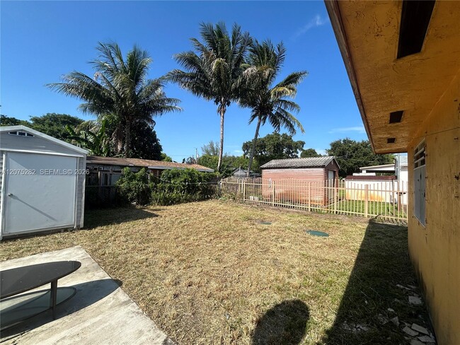 Building Photo - 2421 NW 99th Terrace