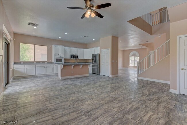Building Photo - 5862 Bluthe Bridge Ave