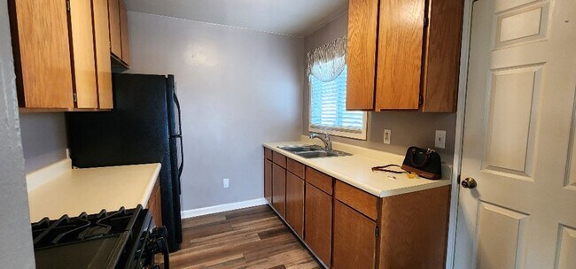 Building Photo - Charming 2 Bedroom 1 Bath Home in Vallejo Ready to Lease!