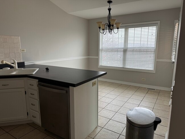 Building Photo - 924 Windstone Ct