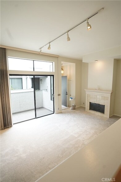 Building Photo - 14025 Riverside Dr