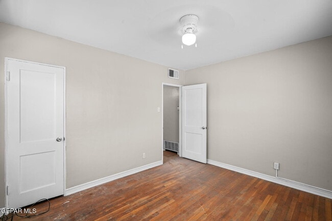Building Photo - 3125 Van Buren Ave