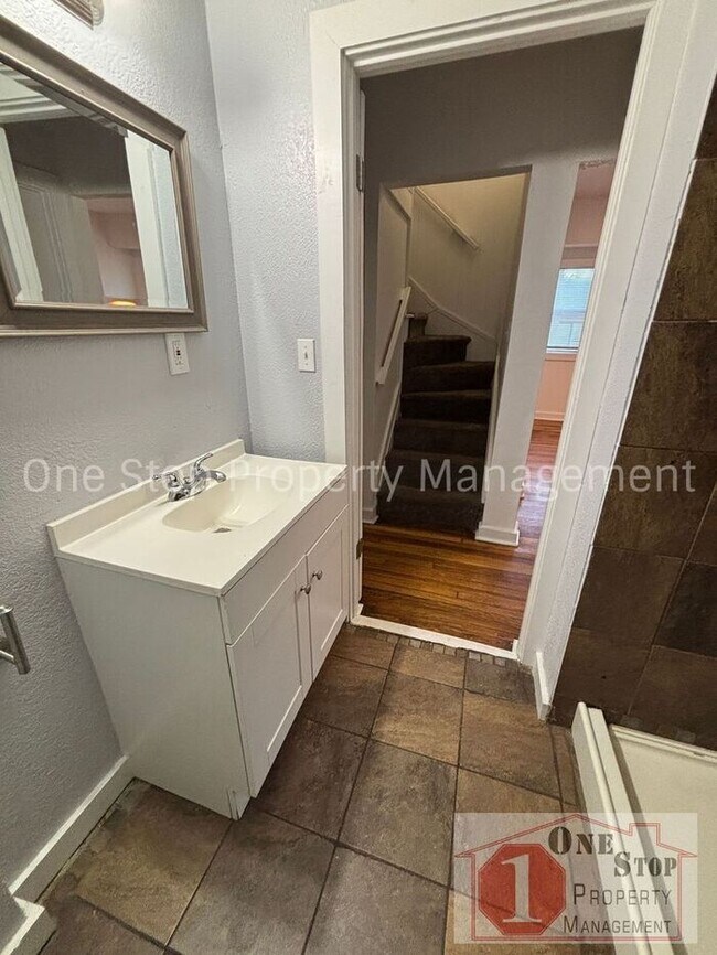 Building Photo - Beautiful 4 Bedroom 1 Bathroom Home in Kan...
