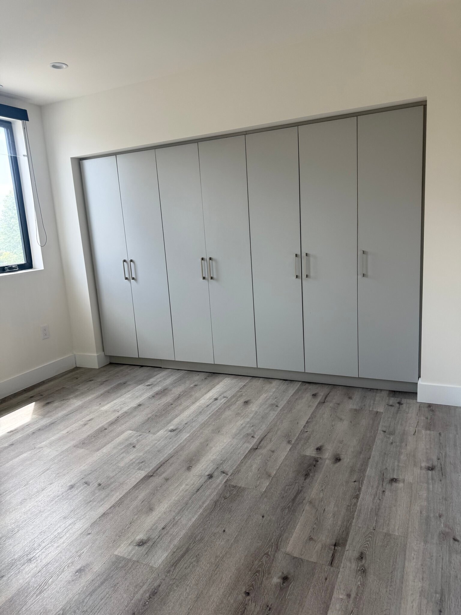 Building Photo - 5923 Laurel Canyon Blvd