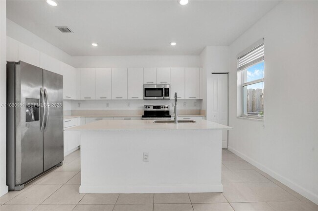 Building Photo - 12609 NW 23rd Pl