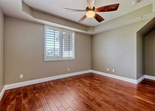 Building Photo - Three Story Townhome Overlooking Singing H...