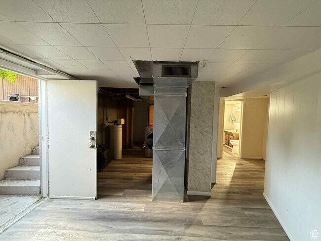 Building Photo - Cute Price Home
