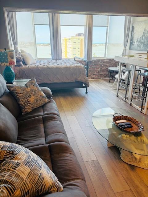 Building Photo - 4575 Cove Cir