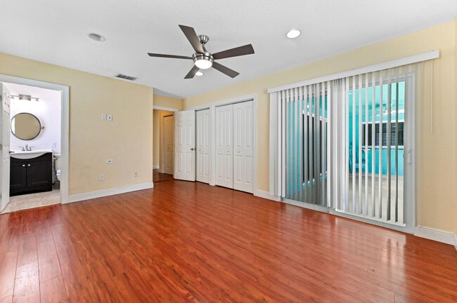 Building Photo - 10332 Dorchester Dr