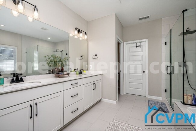 Building Photo - 2636 Orchard Oriole Way