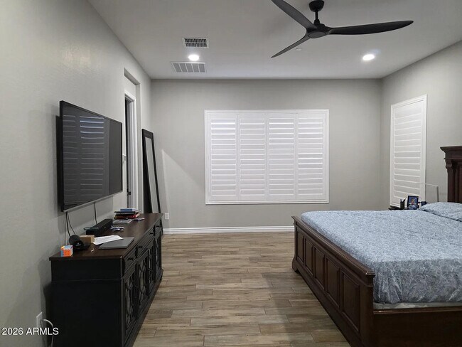 Building Photo - 32129 N 126th Ave