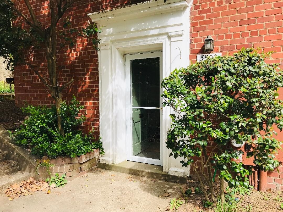 Front Door - 3500 Valley Dr