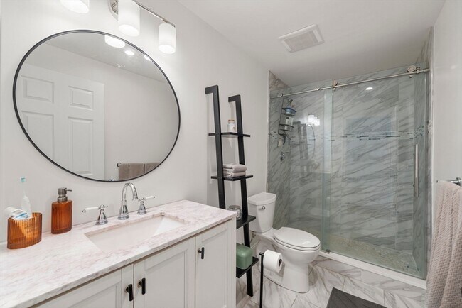 Building Photo - 62 Park Ave