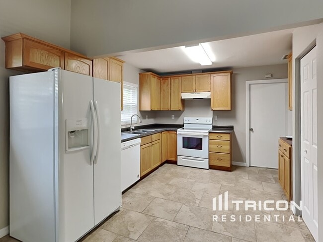 Building Photo - 111 Ravenway Dr
