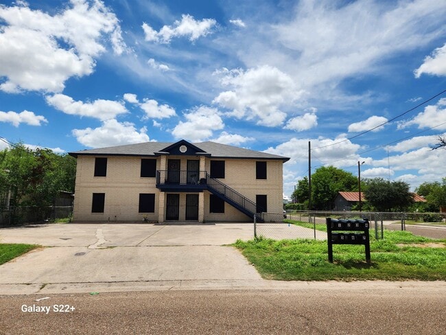 Primary Photo - 1420 Juarez Ave