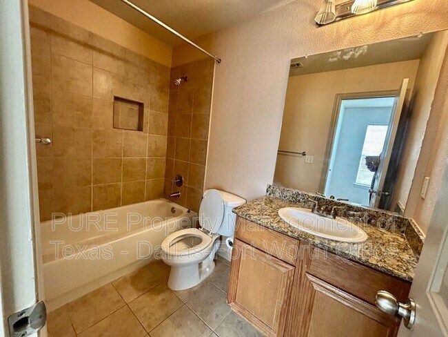 Building Photo - 2312 Calendar Ct