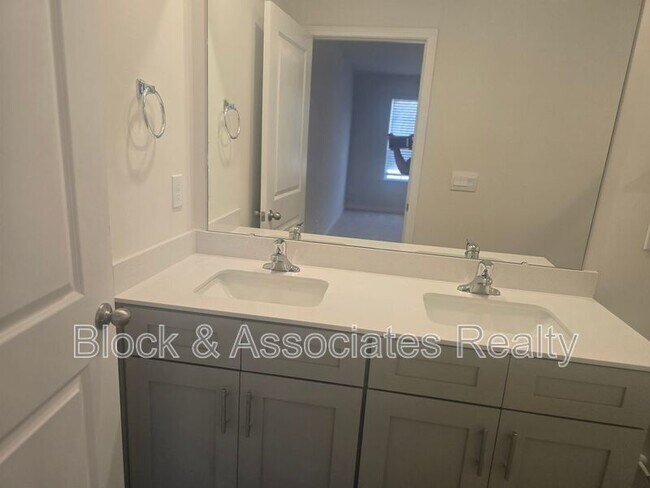 Building Photo - 1202 Broholmer Ln