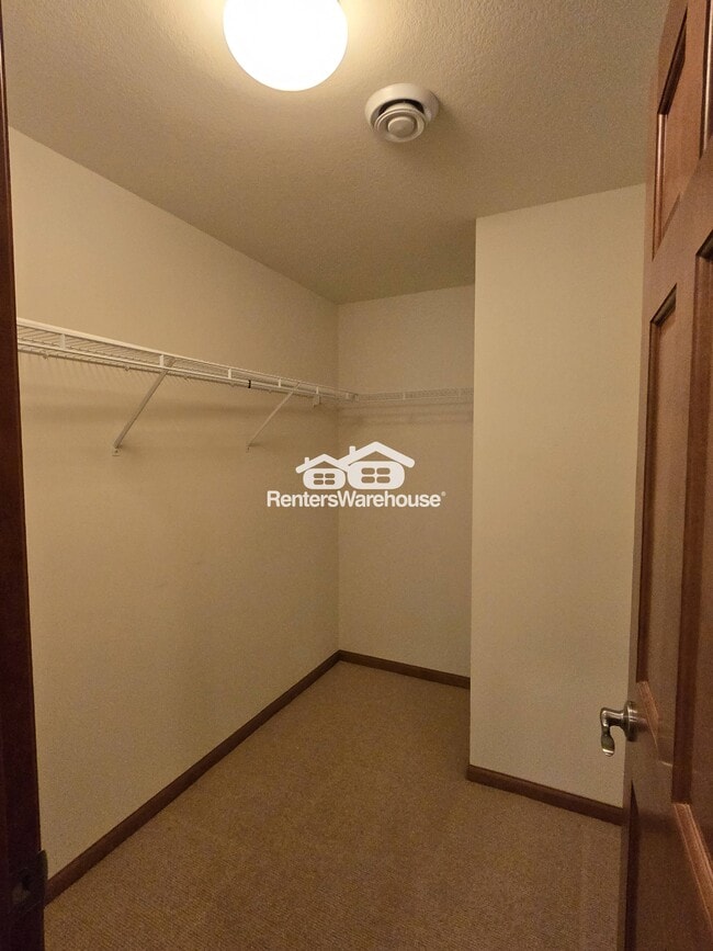 Building Photo - 15420 Plumstone Dr