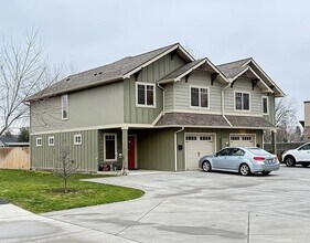 Building Photo - Whit226