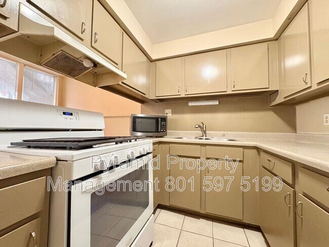 Building Photo - 353 S 1100 E