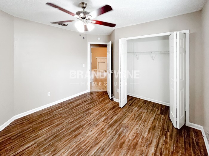 Building Photo - 3931 Hunters Lake Cir W