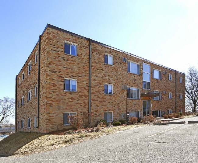 Primary Photo - 1017 Raymond Ave