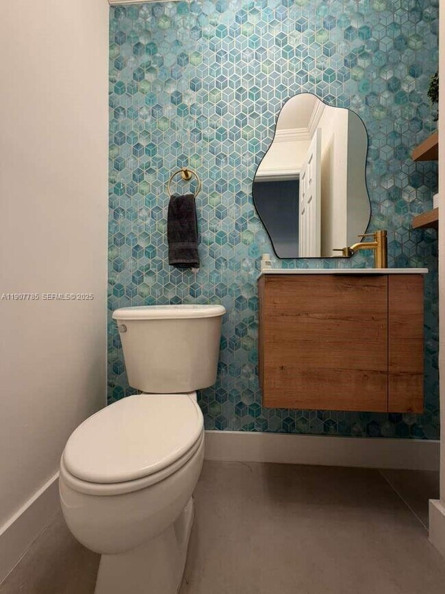 Building Photo - 2623 Thomas St