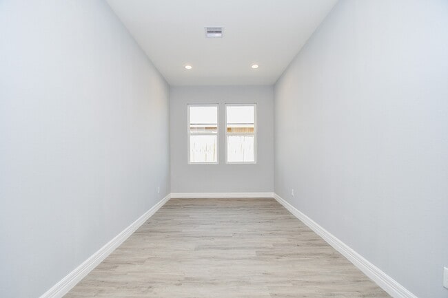 Building Photo - 10322 Rancho Bernardo Ln