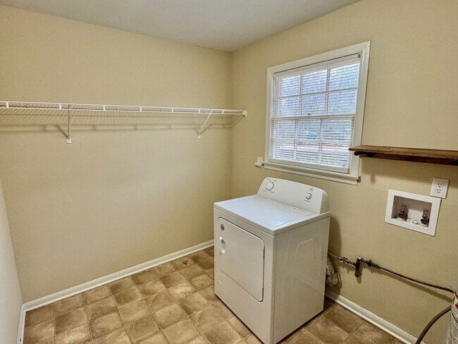 Building Photo - Gorgeous Interiors in this BONUS SPACE + 4 Bedroom  2 Bathroom Home!