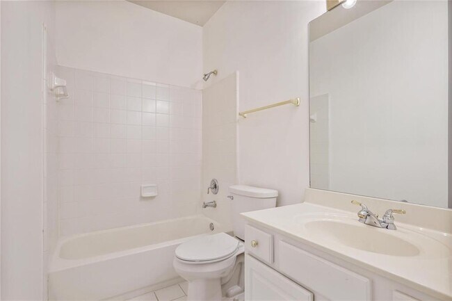 Building Photo - 2024 Wrights Mill Cir NE