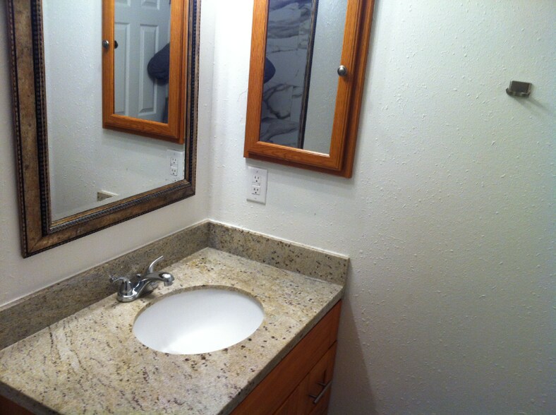 Building Photo - 917 142nd Ave SE