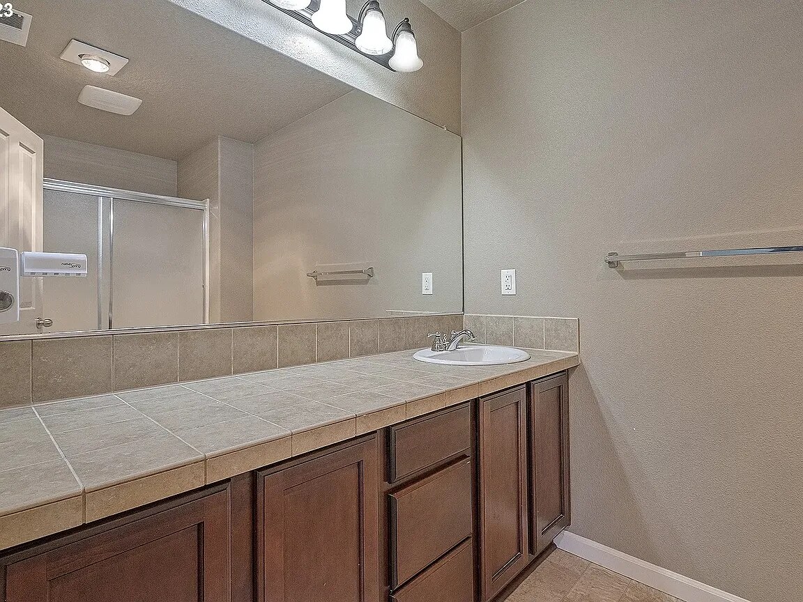 Building Photo - 5310 SE Redberry Pl