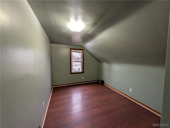 Building Photo - 162 Stewart Ave