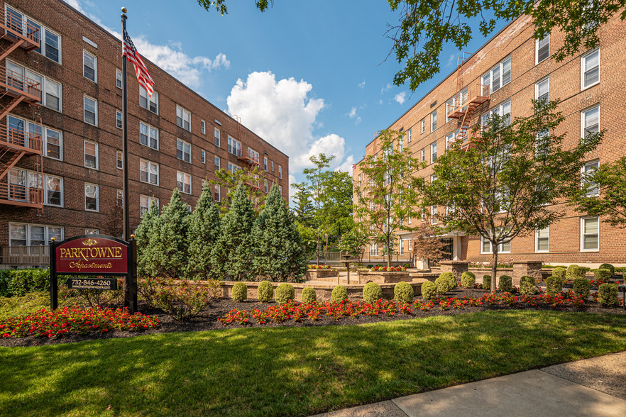 Parktowne House Apartments - Highland Park, NJ | Apartment Finder