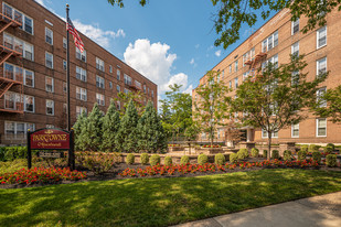 Building Photo - Parktowne Apartments