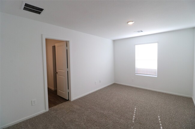 Building Photo - 14320 Leafy Willow Dr