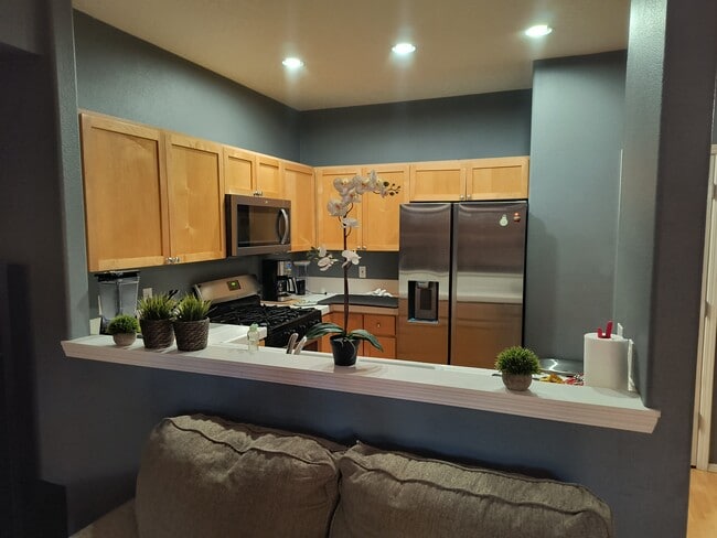 Kitchen - 6334 SW Vinwood Ter