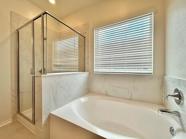 Building Photo - Spacious & Updated 4/BR 3/5/BA Home with M...